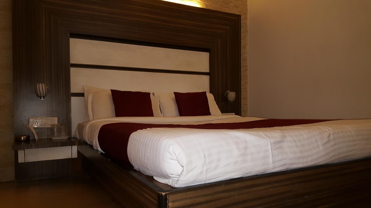 Hotel Khandesh Residency Panvel Extérieur photo