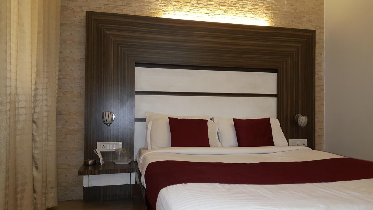 Hotel Khandesh Residency Panvel Extérieur photo