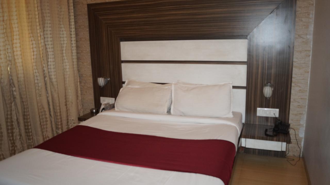 Hotel Khandesh Residency Panvel Extérieur photo